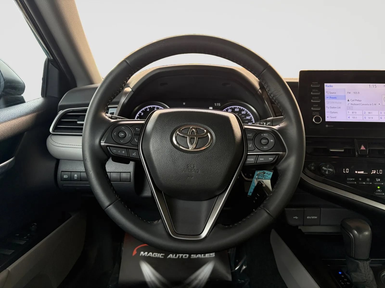 Used 2023 Toyota Camry SE AWD/4WD image 27