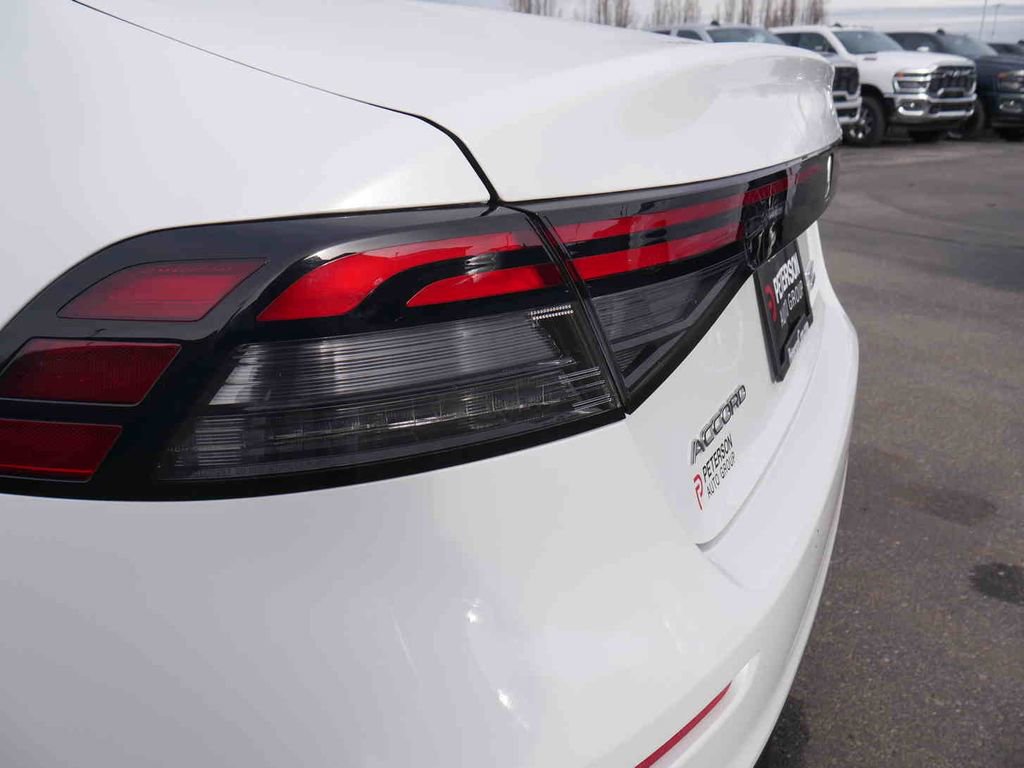 Used 2024 Honda Accord Touring image 10