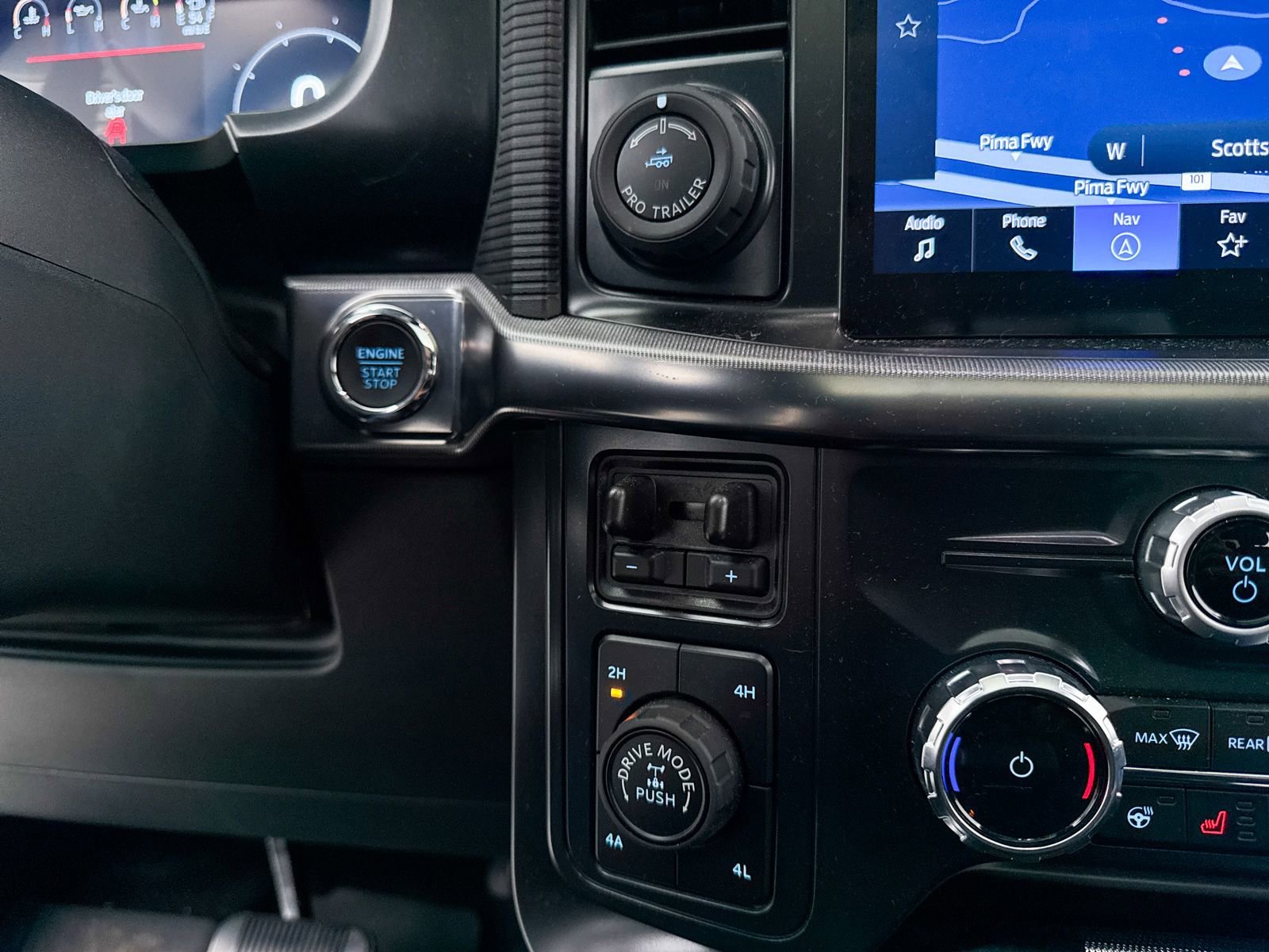 Used 2025 Ford F150 Raptor image 9