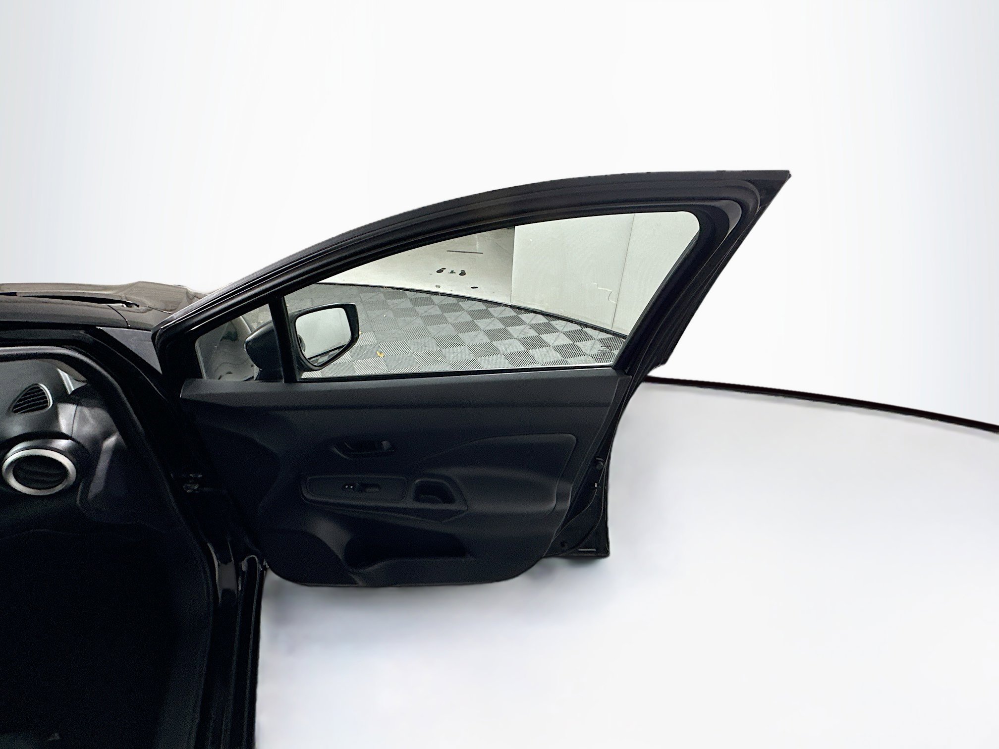 Used 2020 Nissan Versa S image 30