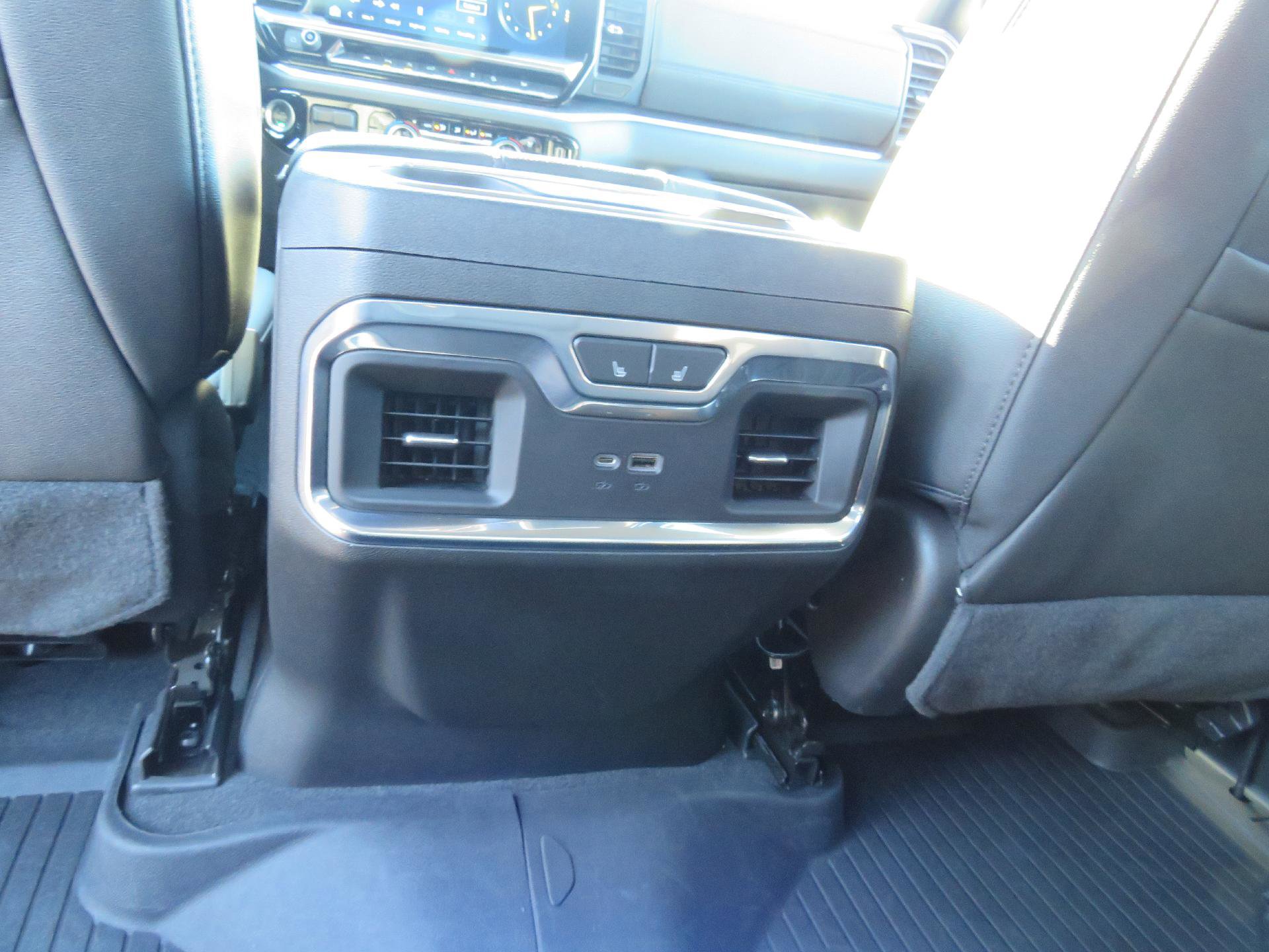 Used 2022 Chevrolet Silverado 1500 LTZ image 10