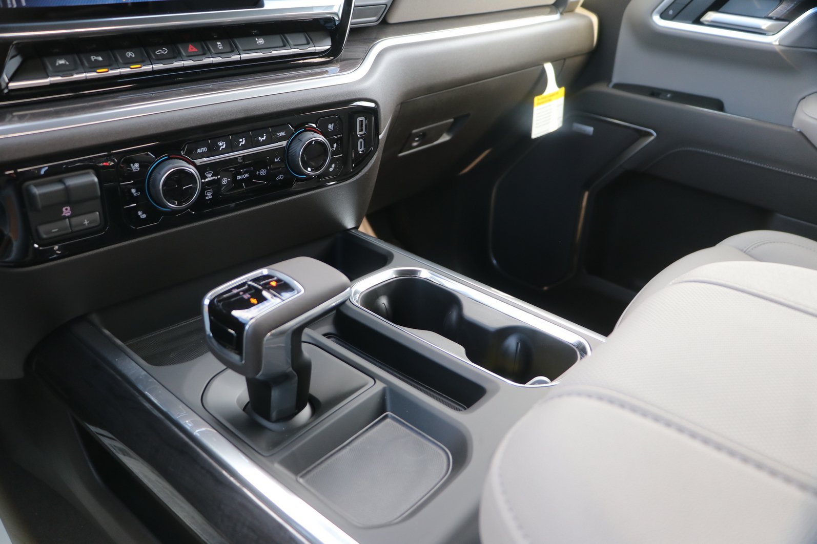 New 2026 Chevrolet Silverado 1500 LTZ w/ LTZ Convenience Package II AWD/4WD image 25