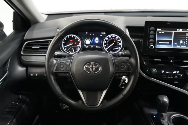 Used 2023 Toyota Camry SE image 12