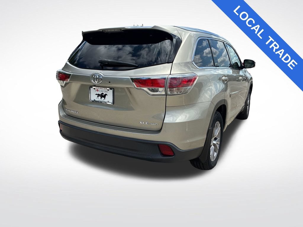 Used 2015 Toyota Highlander XLE AWD/4WD image 3