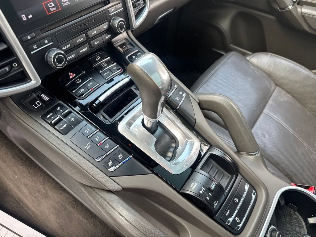 Used 2017 Porsche Cayenne Platinum Edition AWD/4WD image 20