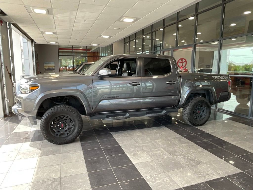 Used 2021 Toyota Tacoma TRD Sport w/ TRD Premium Sport Package AWD/4WD image 3