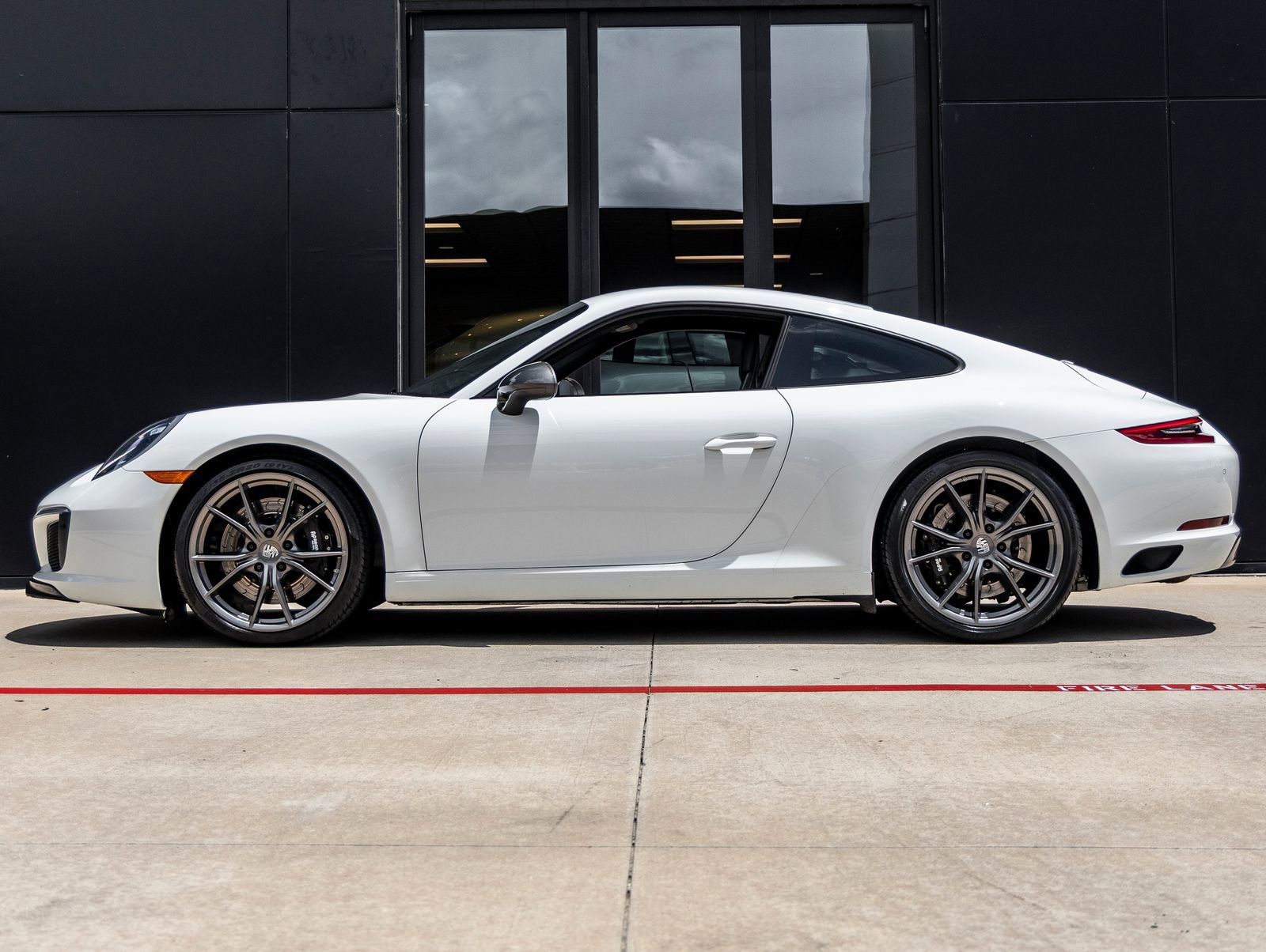 Certified 2019 Porsche 911 Carrera T RWD image 2