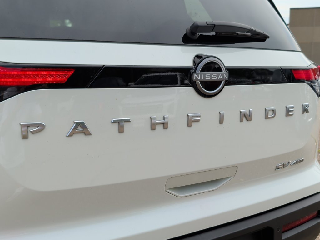 Used 2024 Nissan Pathfinder SV AWD/4WD image 41
