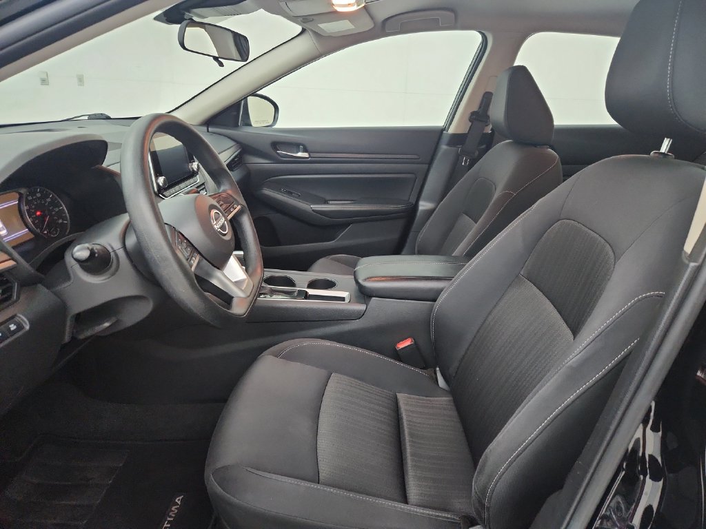 Used 2025 Nissan Altima 2.5 SV FWD image 20