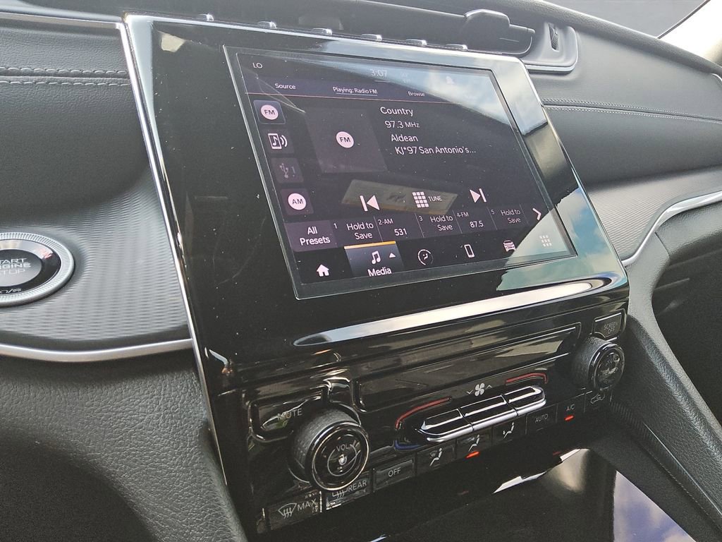 New 2025 Jeep Grand Cherokee Laredo X image 19