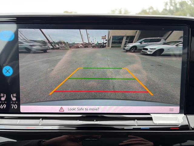 Certified 2025 Volkswagen Atlas SE image 22