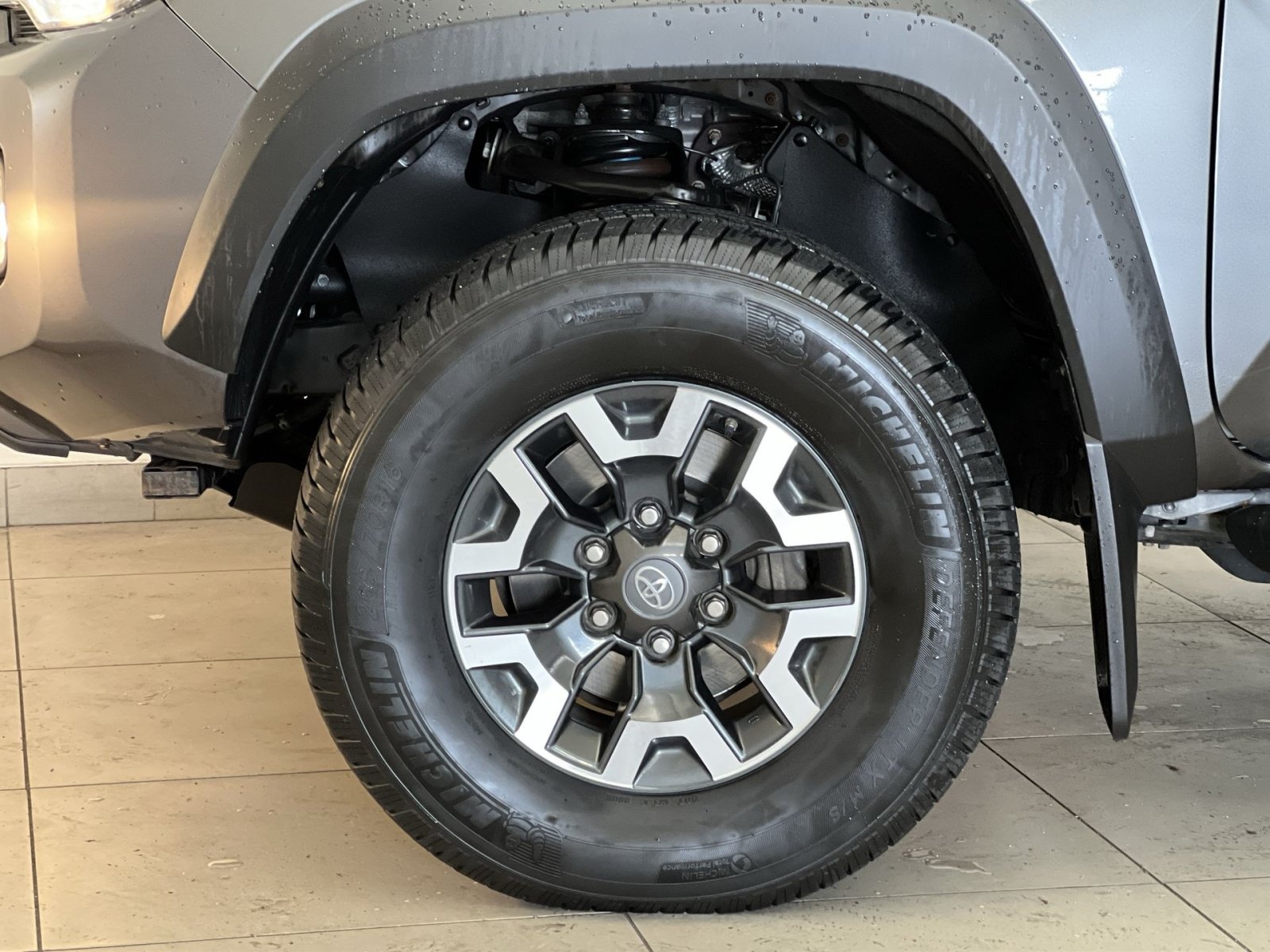 Used 2019 Toyota Tacoma TRD Off-Road AWD/4WD image 11