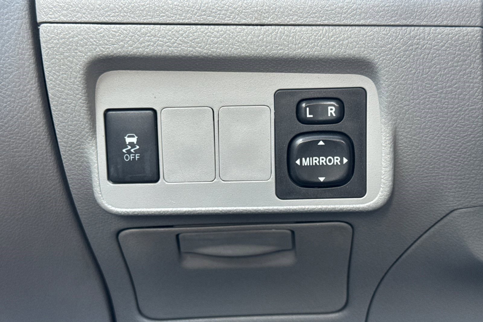 Used 2012 Toyota Corolla LE image 32