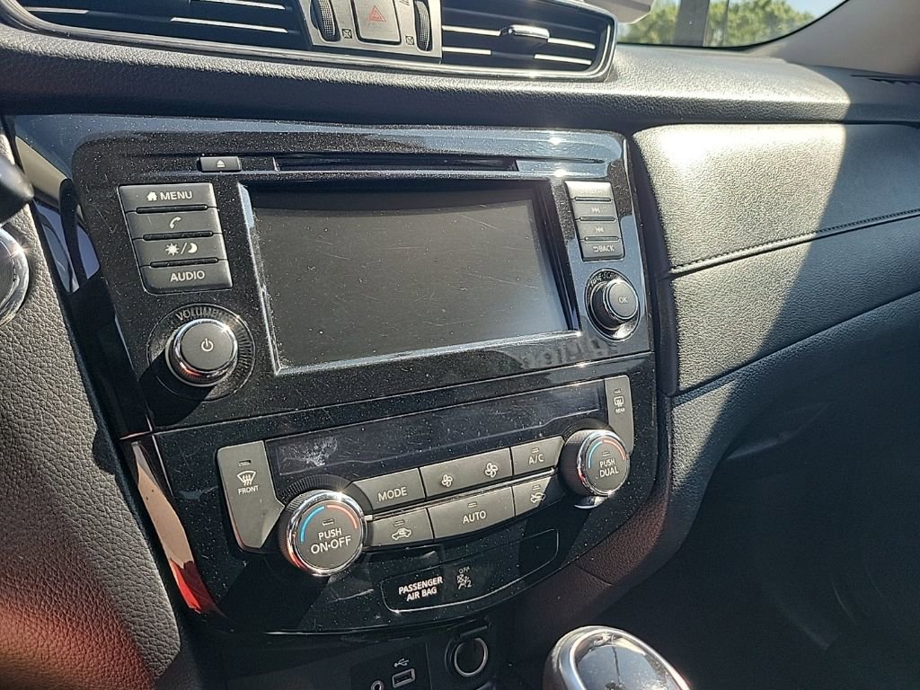 Used 2019 Nissan Rogue SV image 26