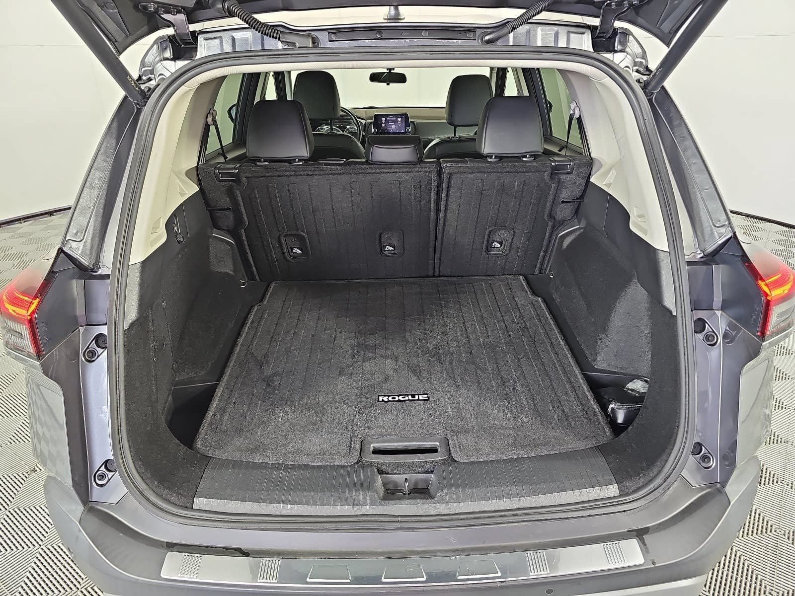 Used 2022 Nissan Rogue SV w/ SV Premium Package AWD/4WD image 12