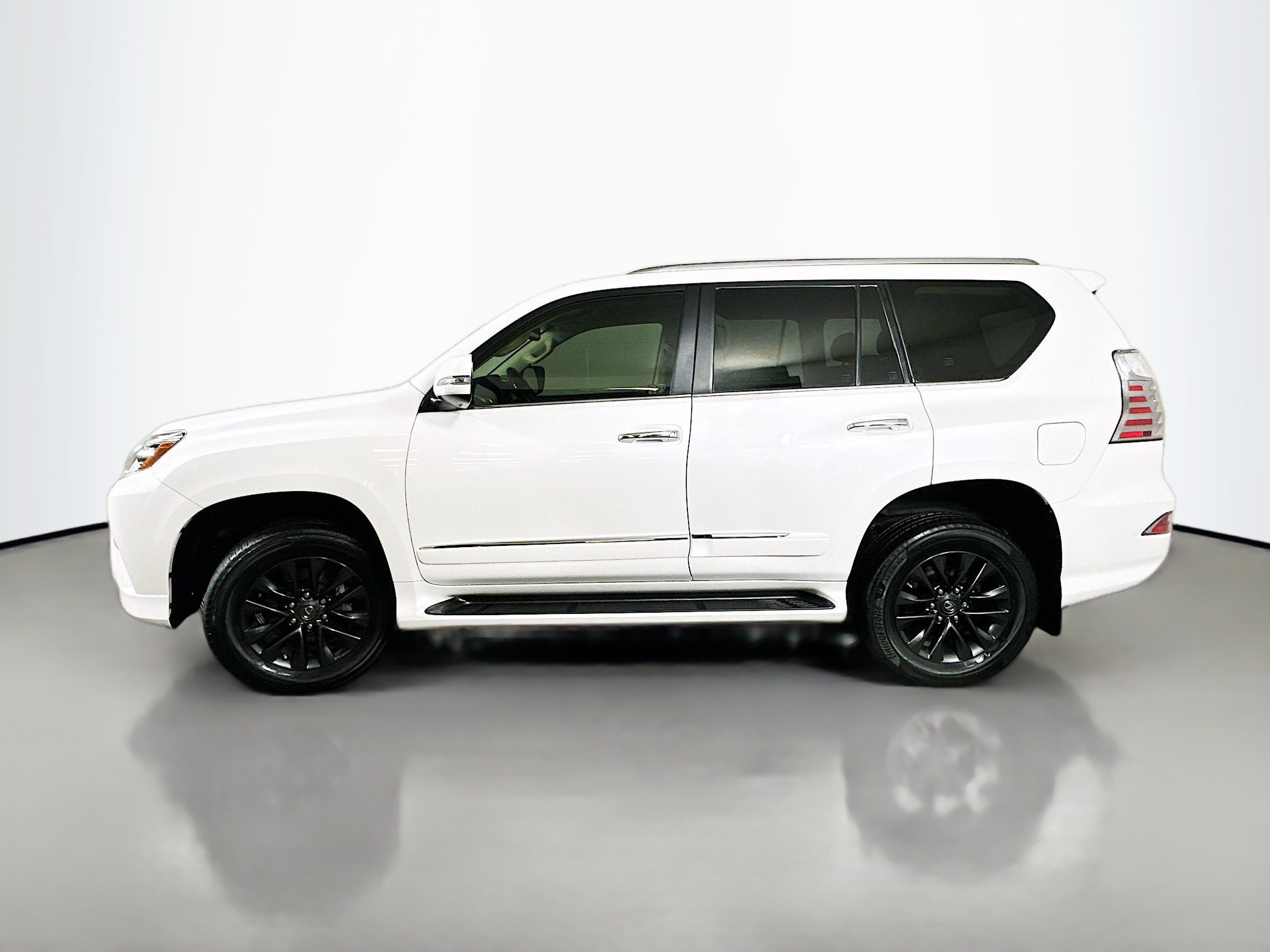 Used 2018 Lexus GX 460 Premium w/ Premium Package image 4