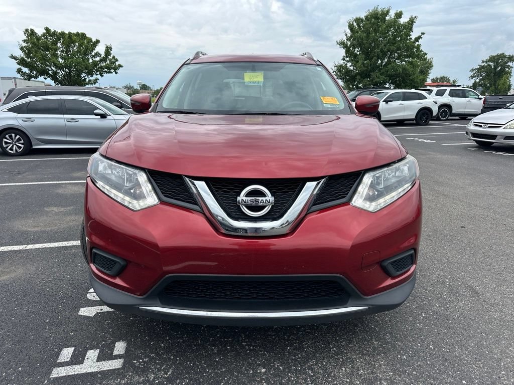 Used 2016 Nissan Rogue SV FWD image 2