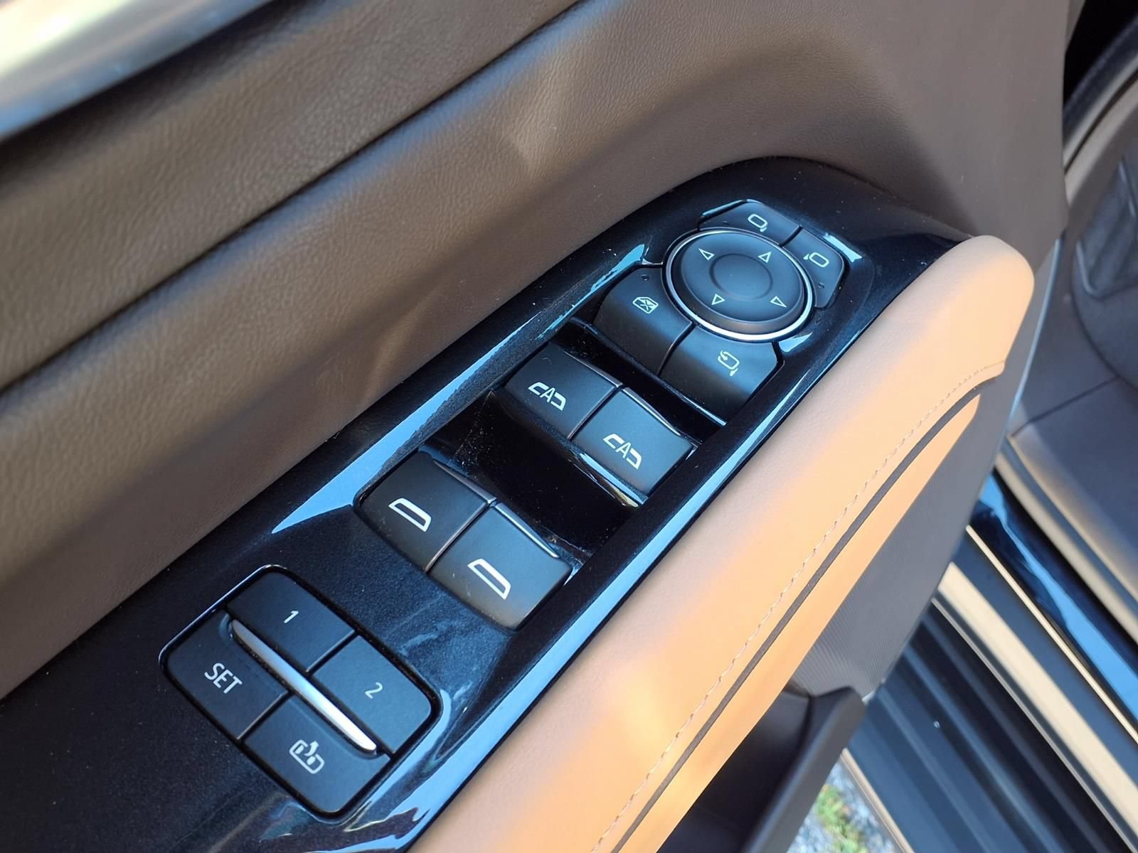 Certified 2023 Cadillac Escalade Sport w/ LPO, ONYX Package AWD/4WD image 14