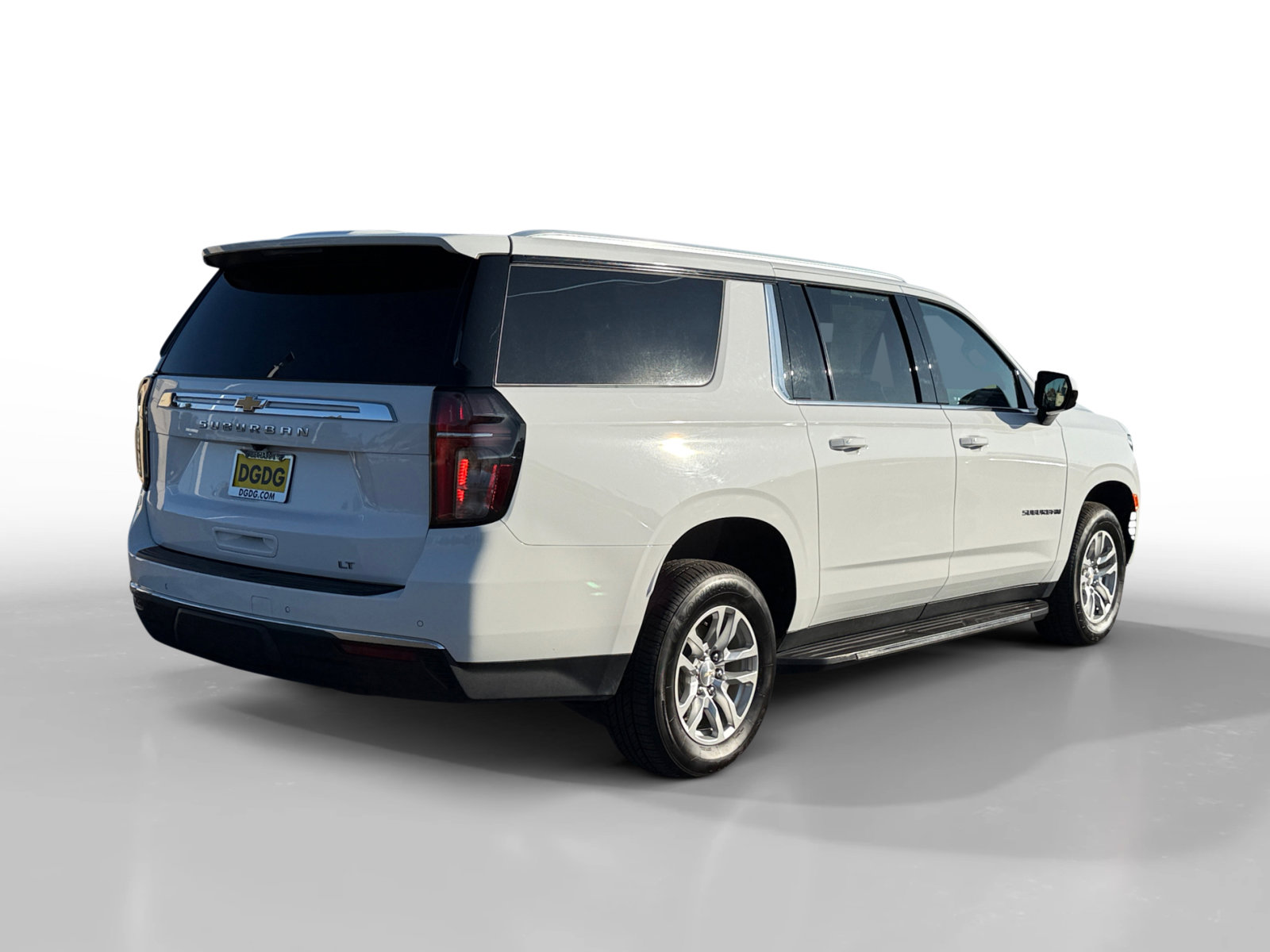 Used 2023 Chevrolet Suburban LT image 5
