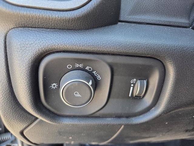 Used 2024 RAM 3500 Tradesman w/ Chrome Appearance Group image 21