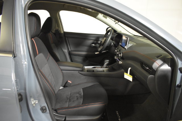 Certified 2025 Nissan Sentra SR FWD image 33