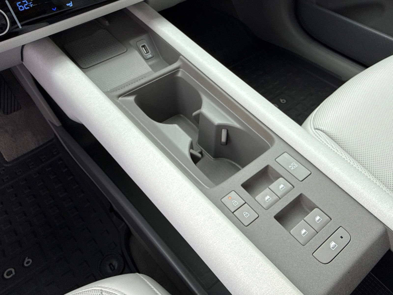 Certified 2024 Hyundai Ioniq 6 SEL RWD image 27