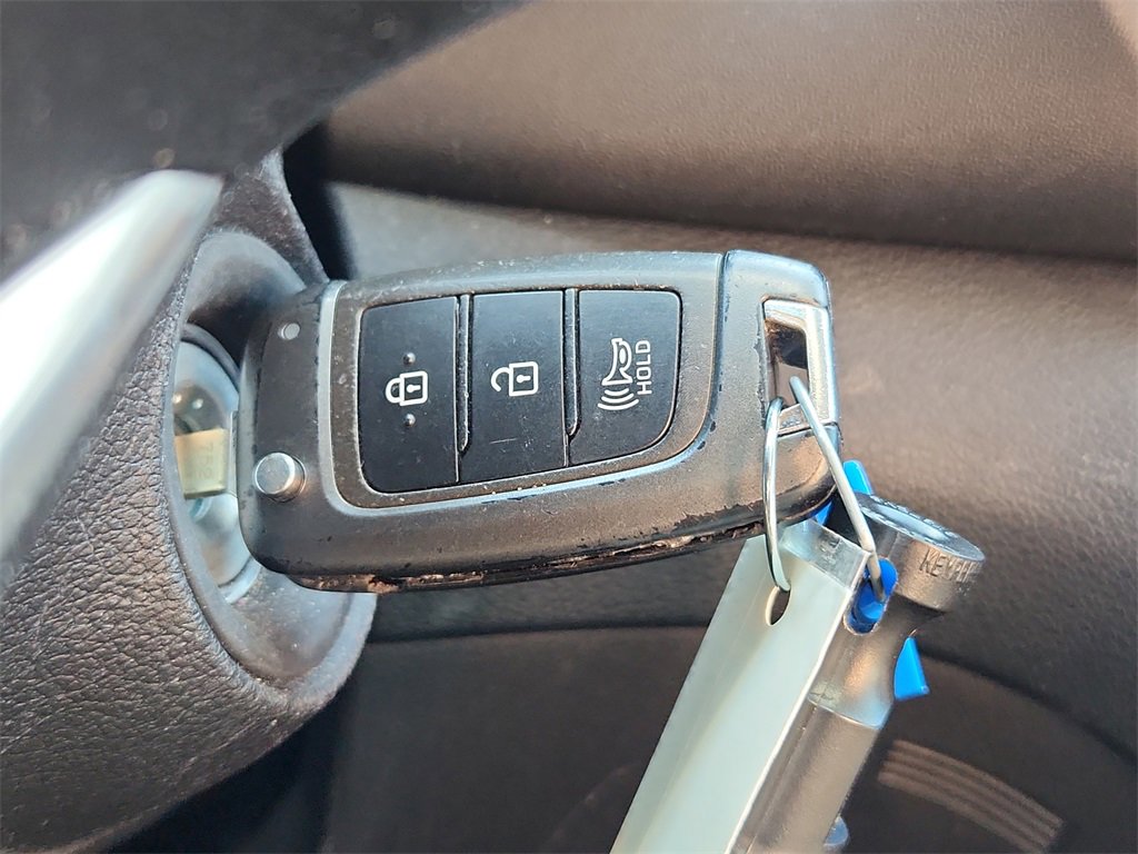 Used 2021 Hyundai Santa Fe SE image 31