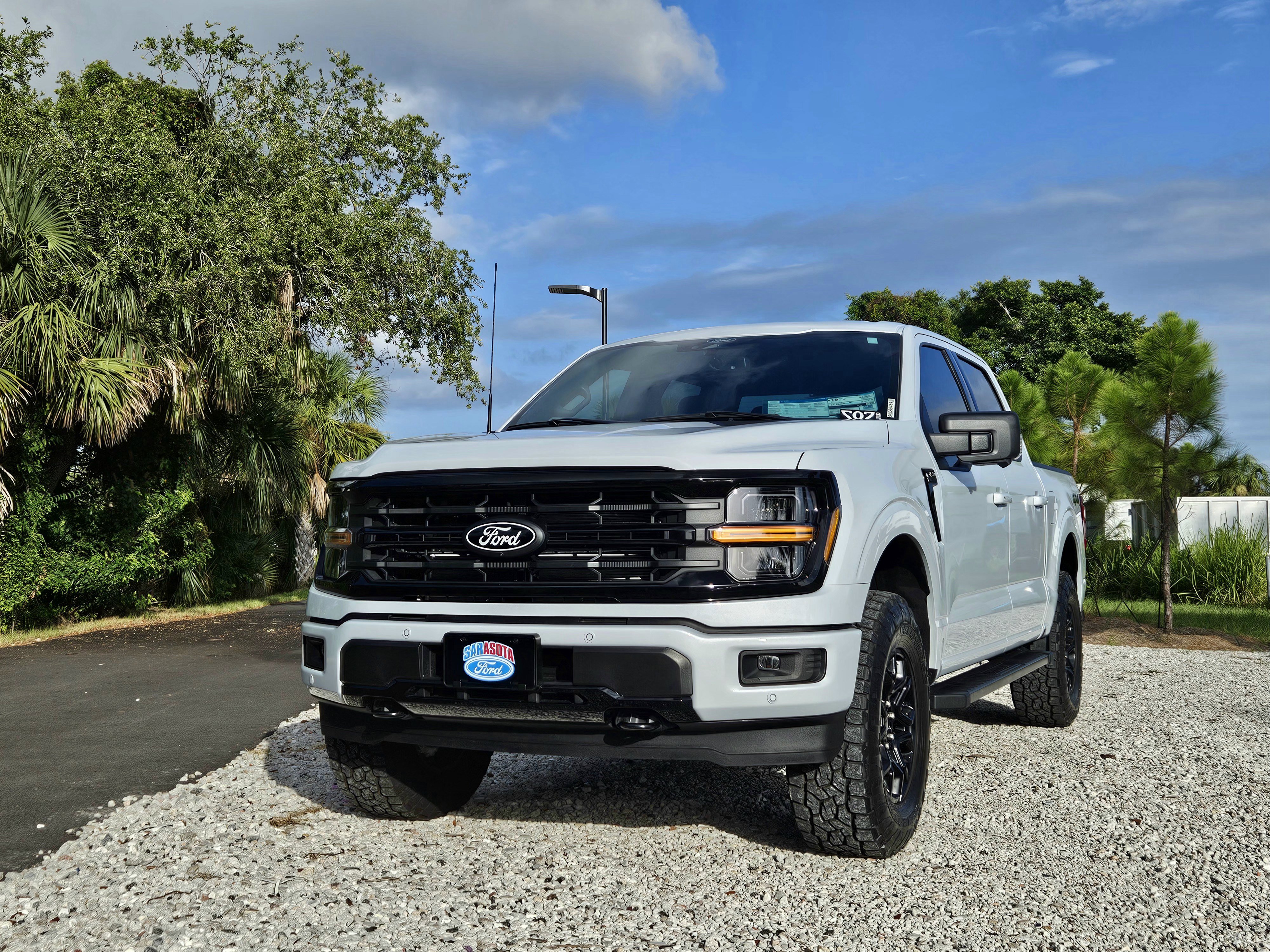 New 2025 Ford F150 XLT w/ Equipment Group 302A MID image 8