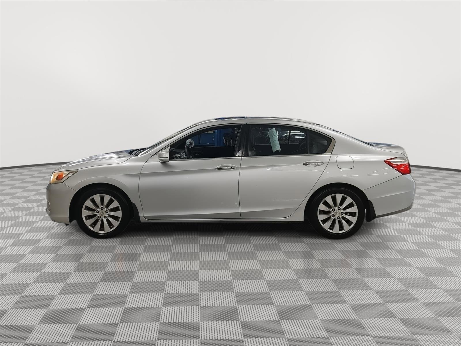 Used 2013 Honda Accord EX image 23
