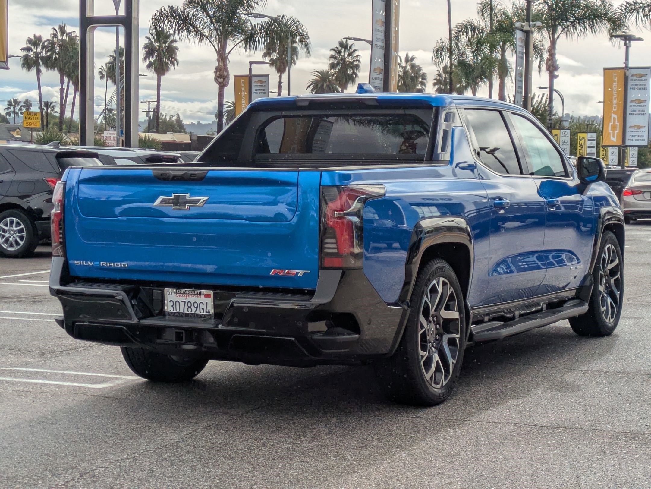Used 2025 Chevrolet Silverado EV RST image 5
