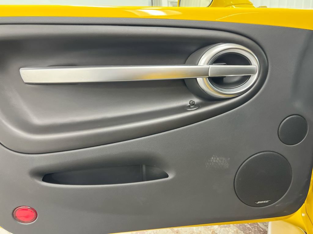 Used 2004 Chevrolet SSR w/ Preferred Equipment Group image 19