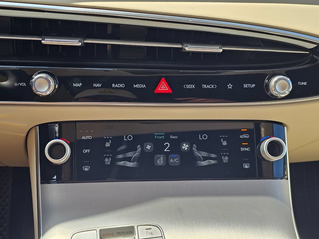 New 2026 Genesis GV70 2.5T Advanced AWD/4WD image 16