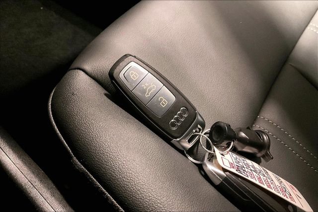 Certified 2024 Audi Q4 e-tron Prestige image 11