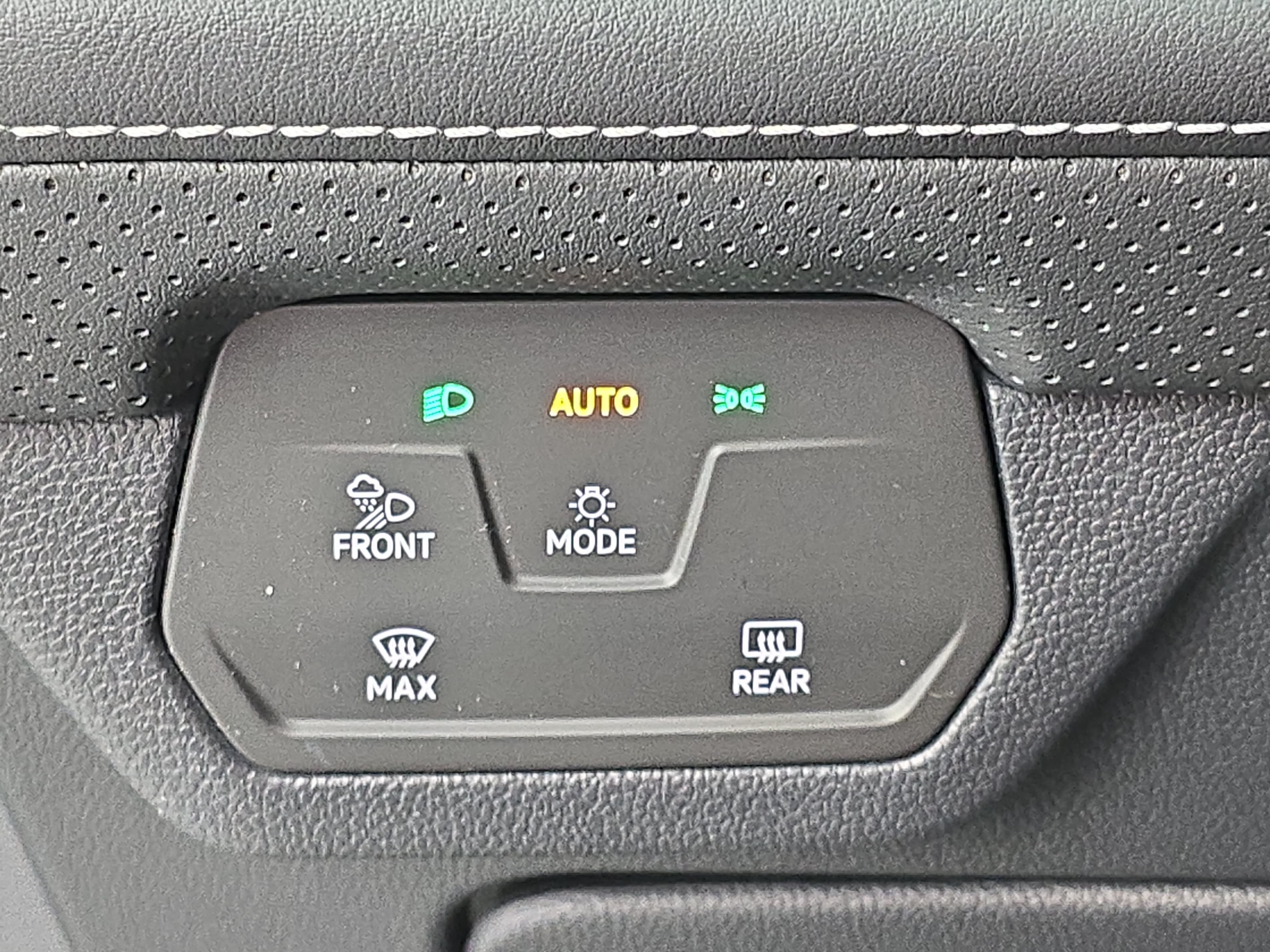 Used 2025 Volkswagen Atlas SE FWD image 27
