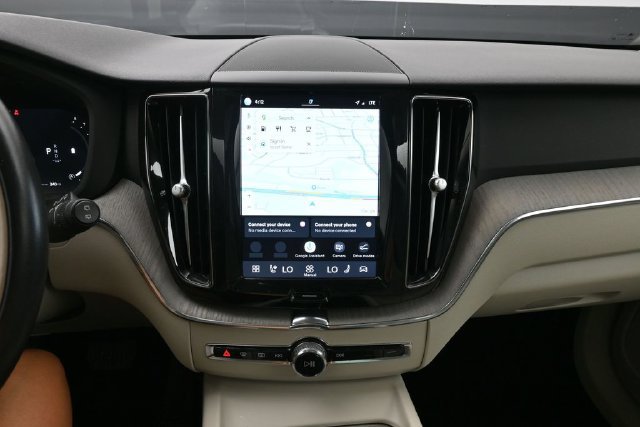 Used 2024 Volvo XC60 B5 Plus w/ Protection Package Premier AWD/4WD image 13