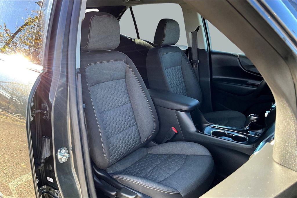 Used 2018 Chevrolet Equinox LT w/ LPO, Blackout Package image 7