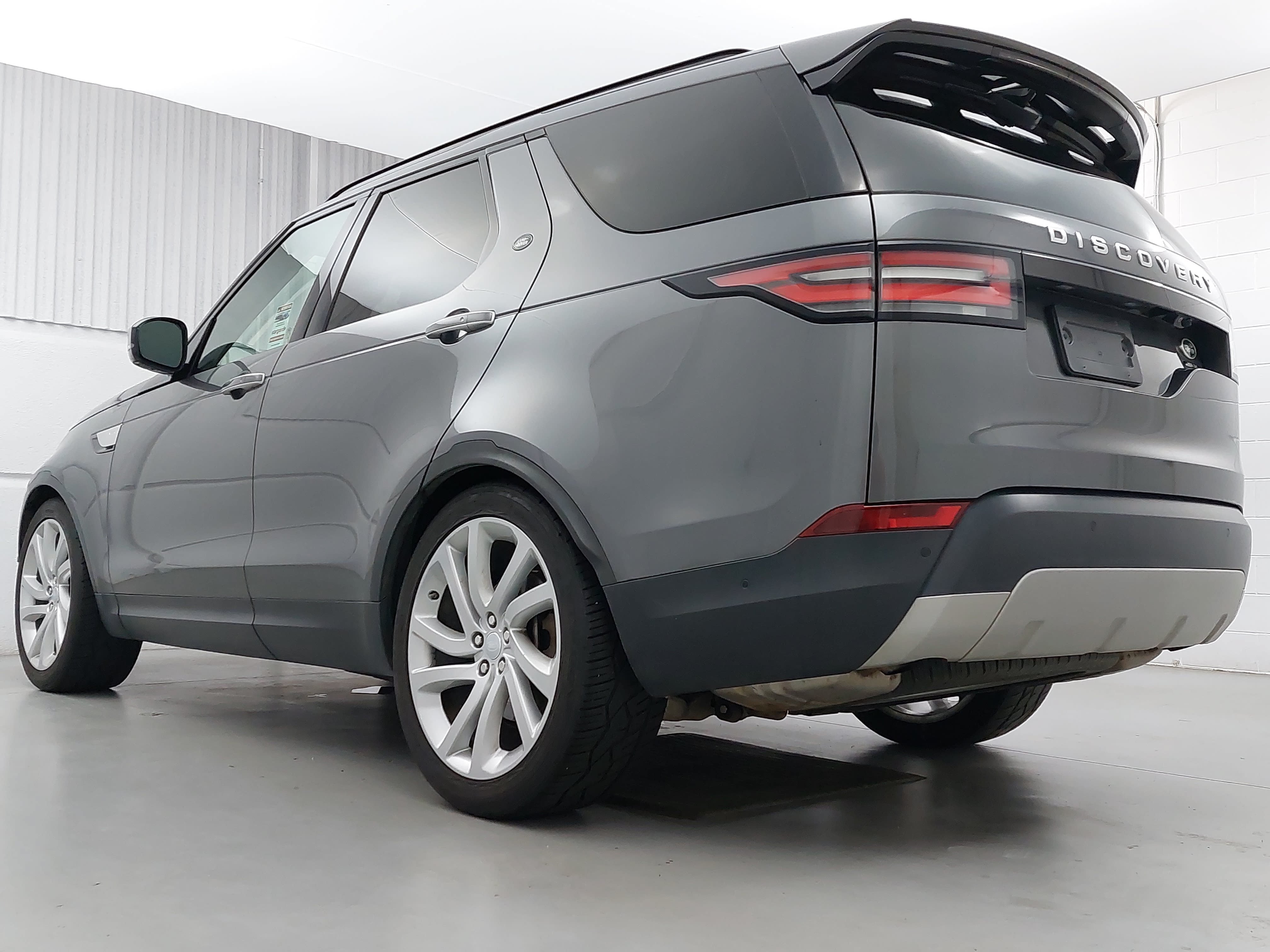 Used 2019 Land Rover Discovery HSE Luxury AWD/4WD image 3