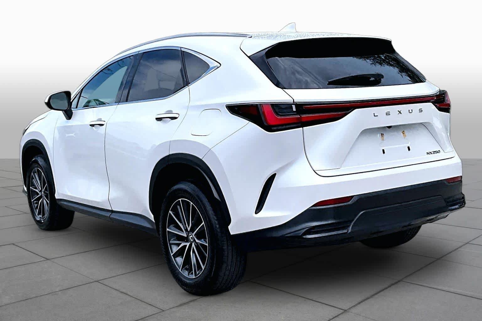Used 2024 Lexus NX 250 FWD w/ Towing Package (2000 Lbs) image 12