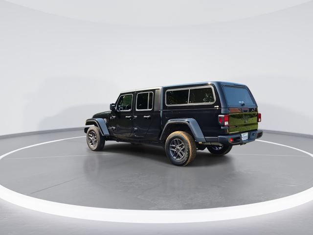 Used 2024 Jeep Gladiator Sport AWD/4WD image 6