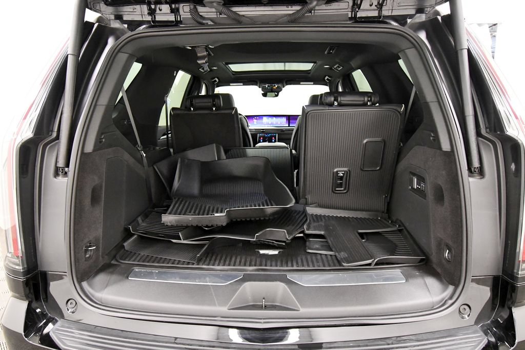 Used 2025 Cadillac Escalade Sport AWD/4WD image 7