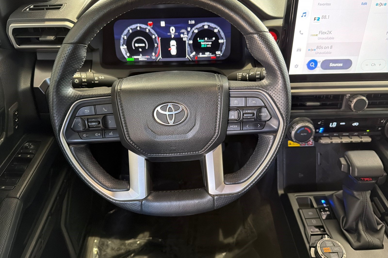 Used 2025 Toyota 4Runner TRD Off-Road Premium w/ Tow Technology Package AWD/4WD image 18