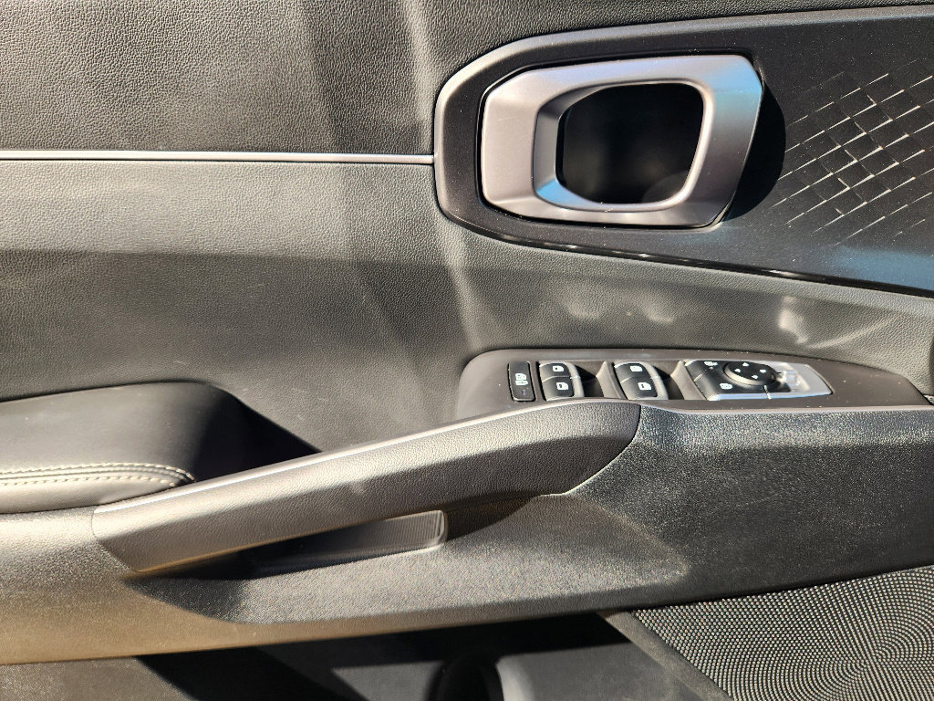 New 2025 Kia Sorento LX image 16