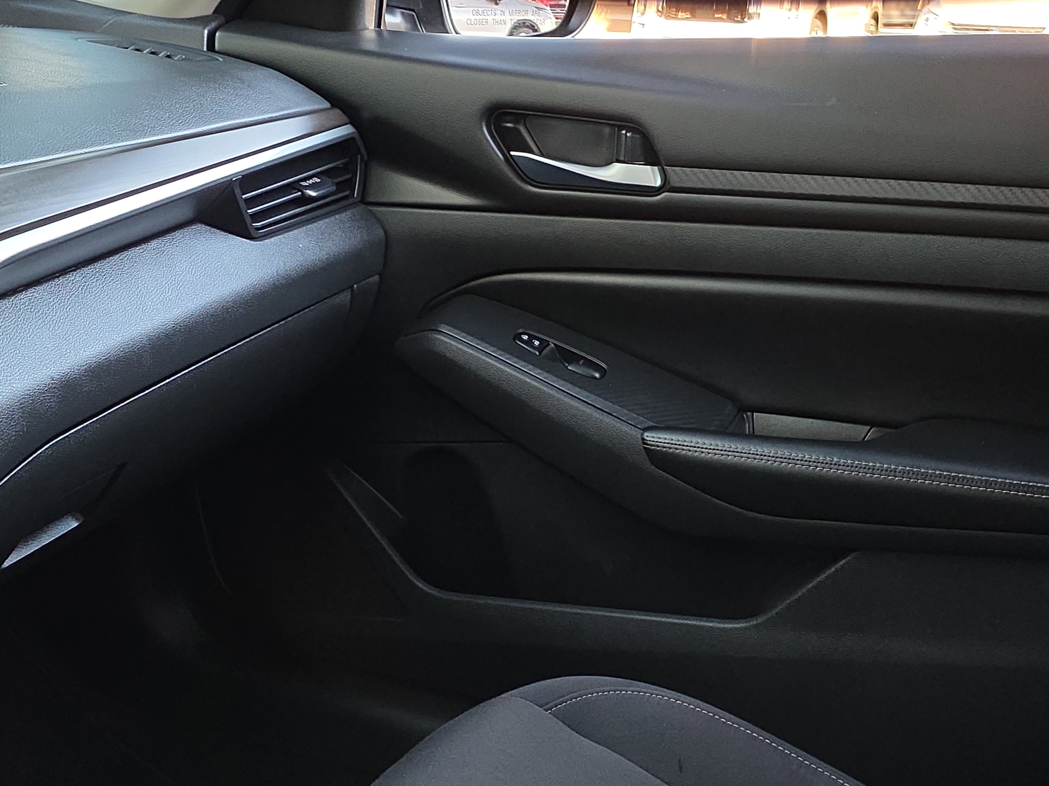 Used 2024 Nissan Altima 2.5 SV image 22