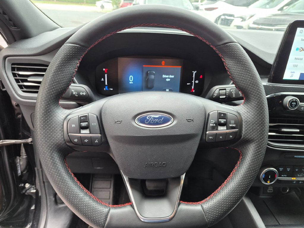 Used 2025 Ford Escape ST-Line FWD image 16