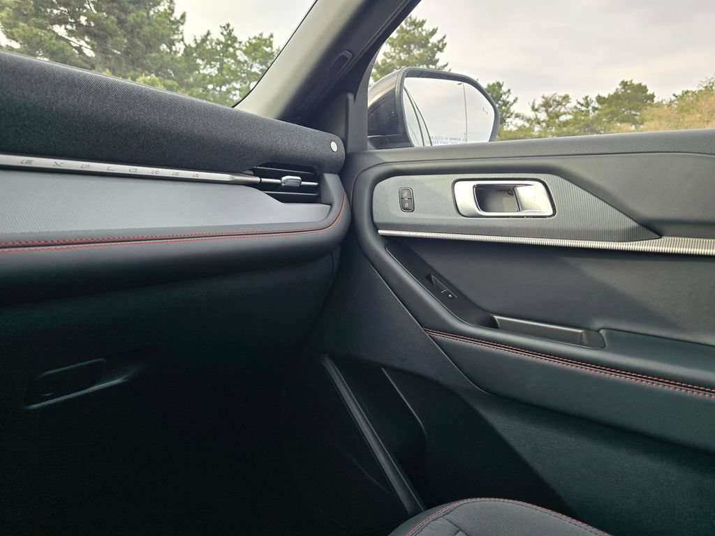 New 2026 Ford Explorer ST-Line w/ ST-Line Street Pack AWD/4WD image 28