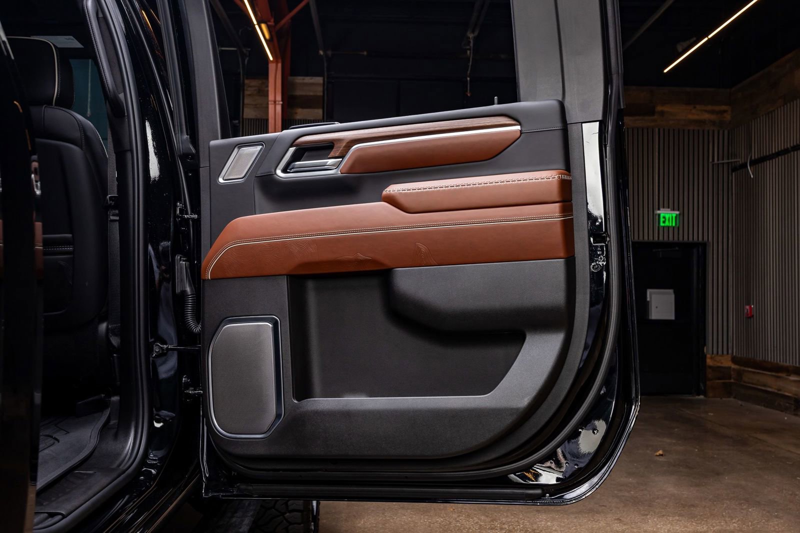 Used 2025 GMC Sierra 2500 Denali Ultimate AWD/4WD image 38