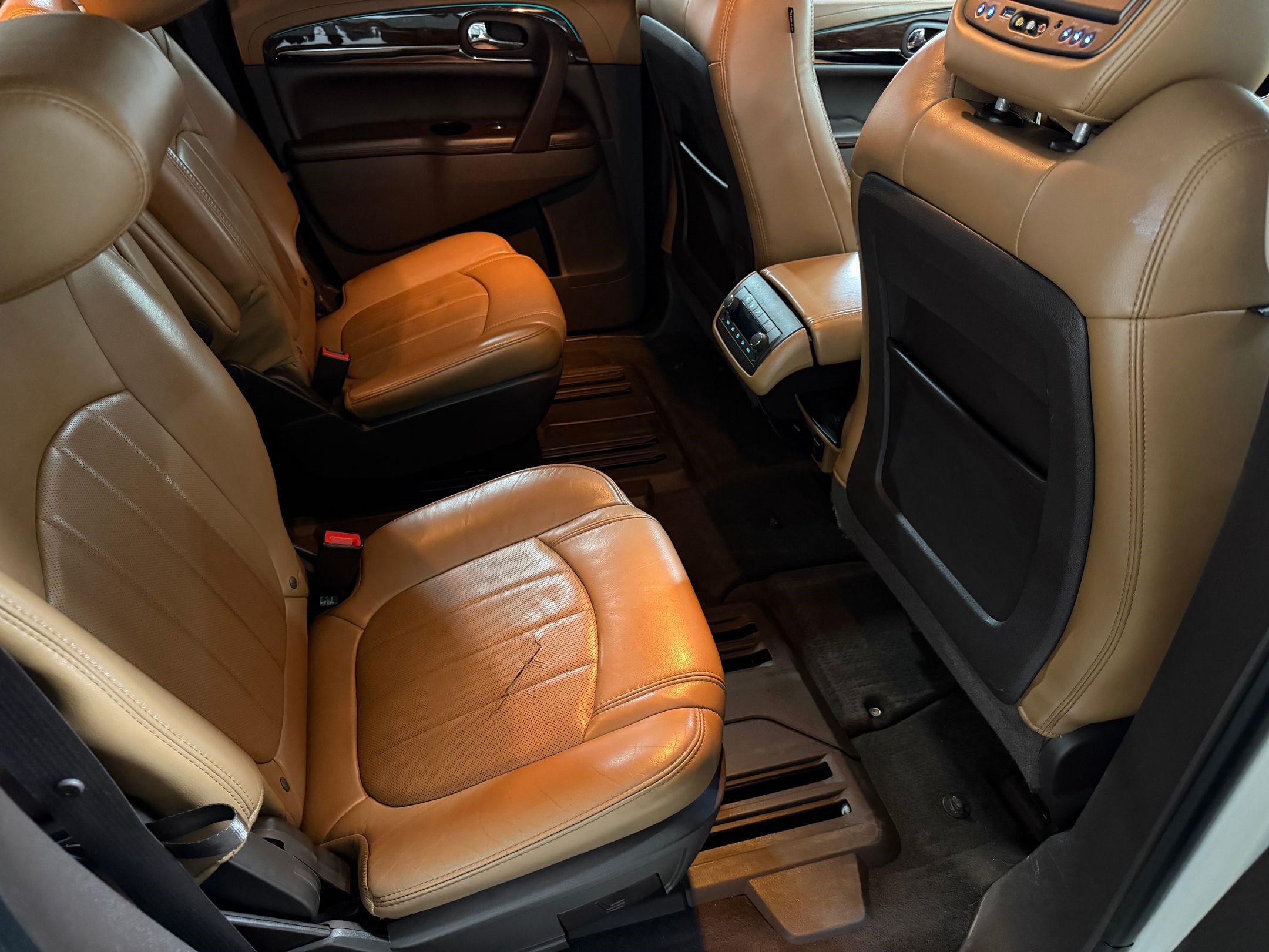 Used 2014 Buick Enclave Premium FWD image 42