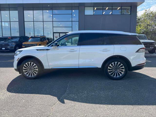 Used 2023 Lincoln Aviator Reserve w/ Elements Package Plus AWD/4WD image 4