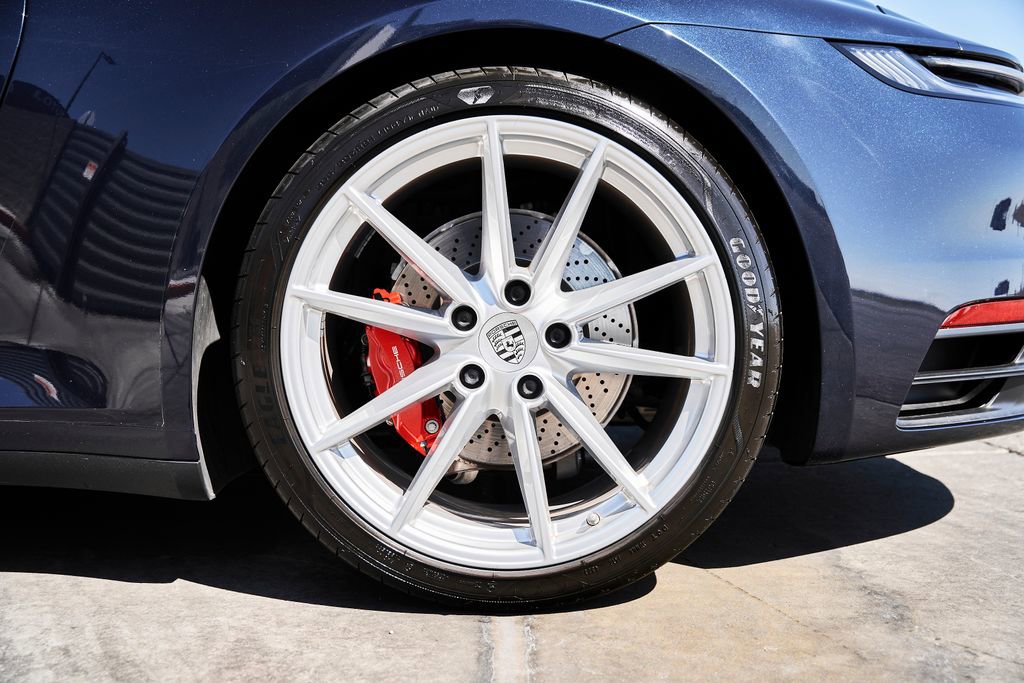 Used 2020 Porsche 911 Carrera 4S w/ Premium Package image 18