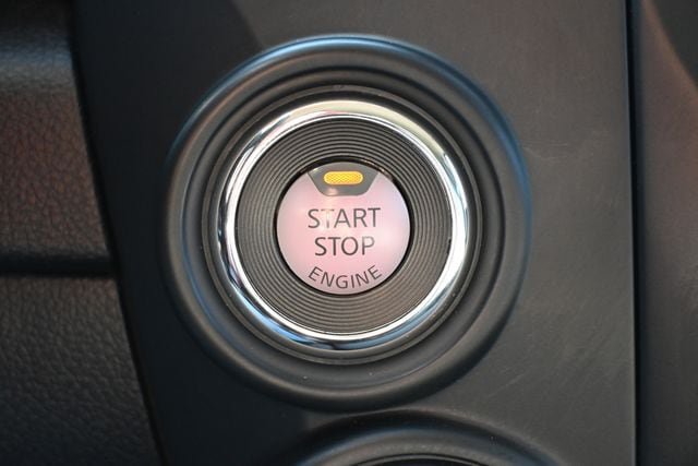 Used 2024 Nissan Titan SV AWD/4WD image 30